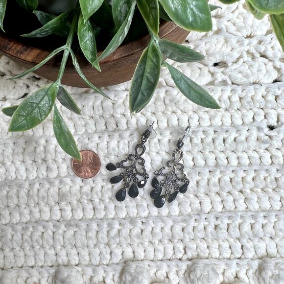 VINTAGE Crystal Rhinestone Chandelier Dangle Earrings Black Jet Antiqued Silver - Picture 3 of 5